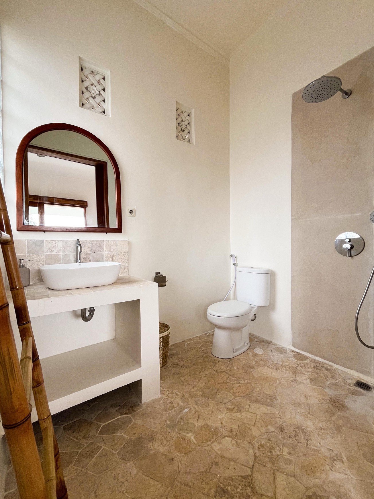 5 bedroom villa in Berawa,Canggu