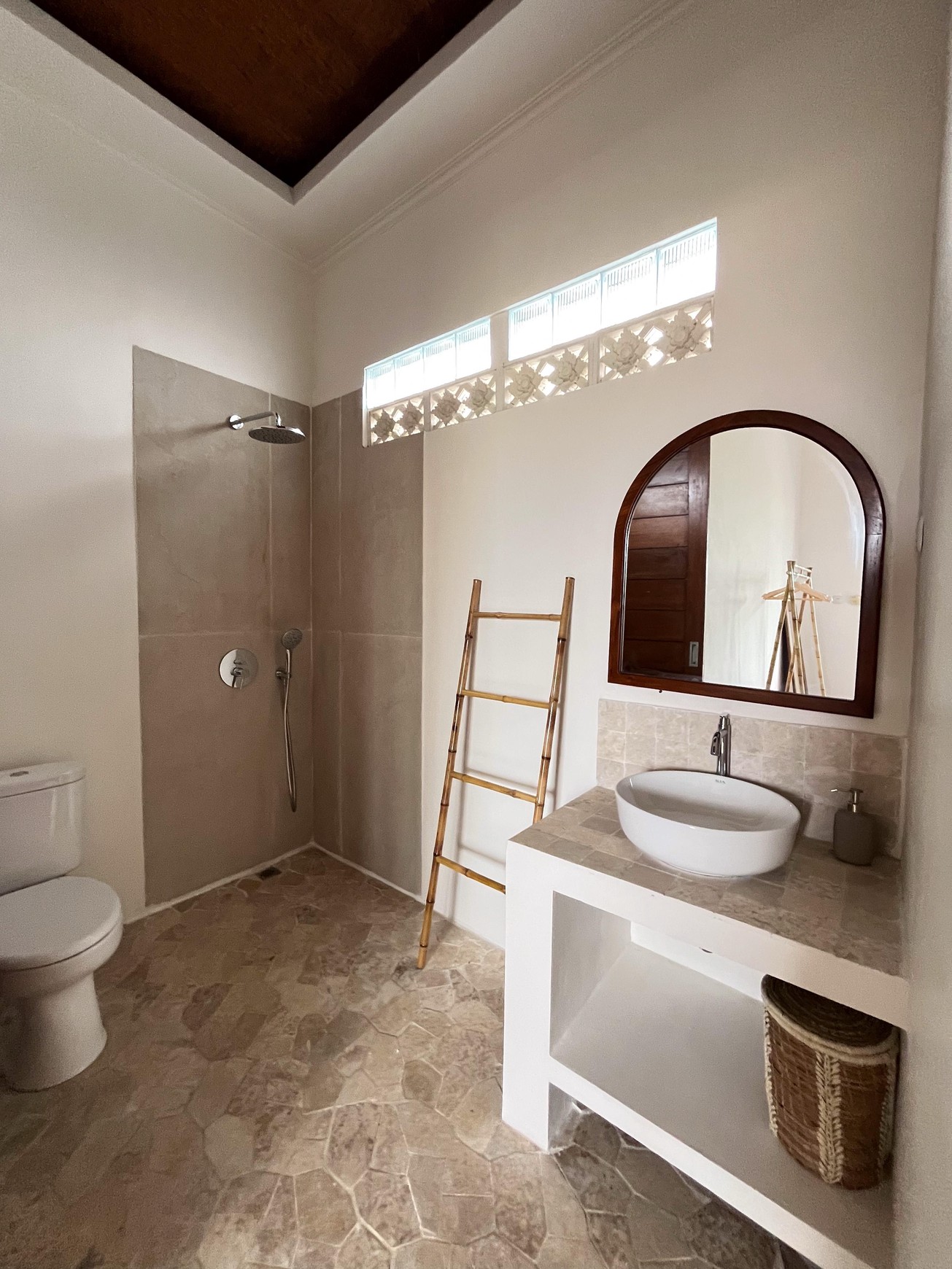 5 bedroom villa in Berawa,Canggu