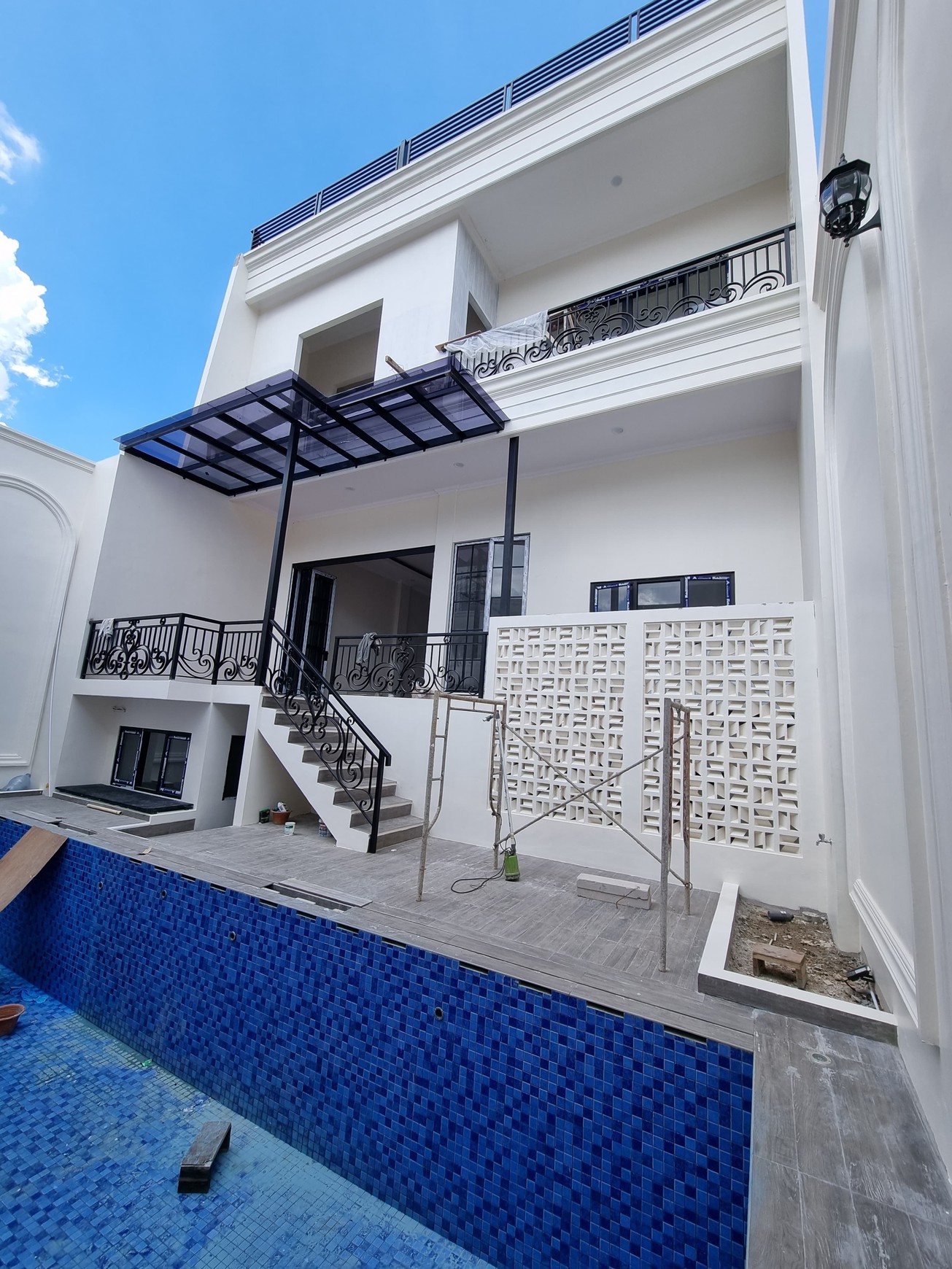 DIJUAL RUMAH LUX/MEWAH DI AREA PROKLAMASI, MENTENG