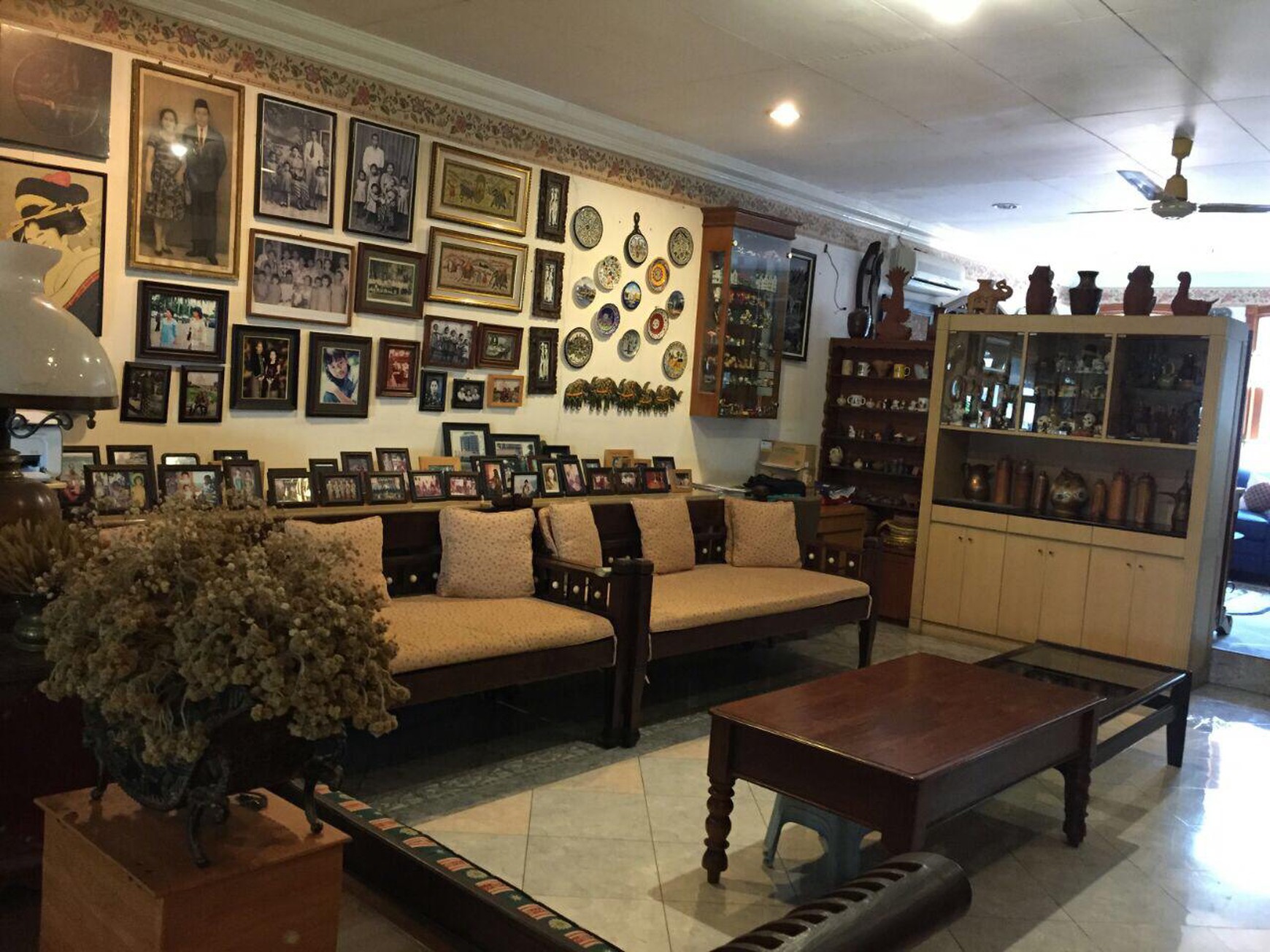 Rumah bagus terawat di Jakarta Selatan, dekat dg sekolah BM , RS Pd indah , pertok , stasiun MRT cipete /fatmawati/lebak bulus