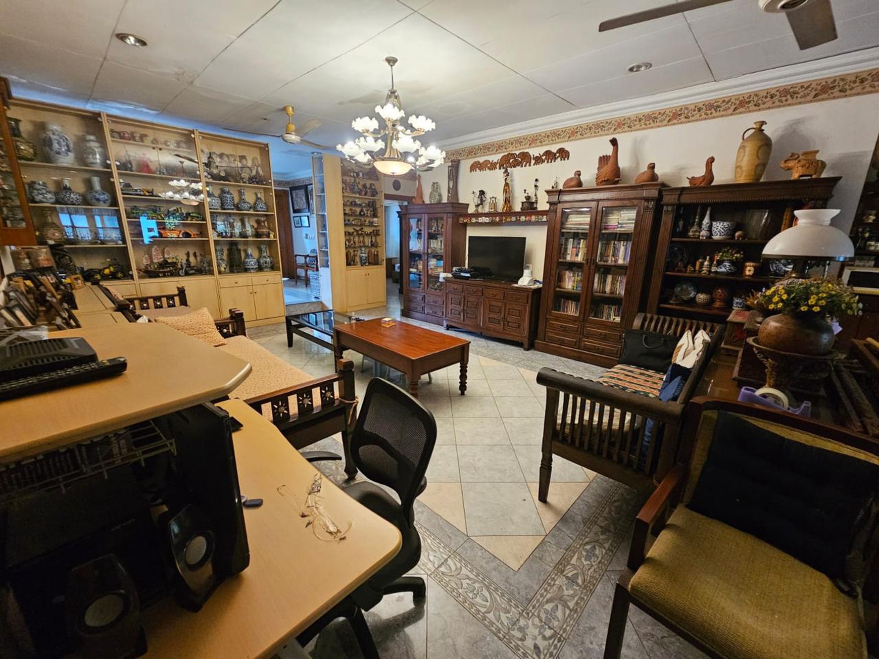 Rumah bagus terawat di Jakarta Selatan, dekat dg sekolah BM , RS Pd indah , pertok , stasiun MRT cipete /fatmawati/lebak bulus