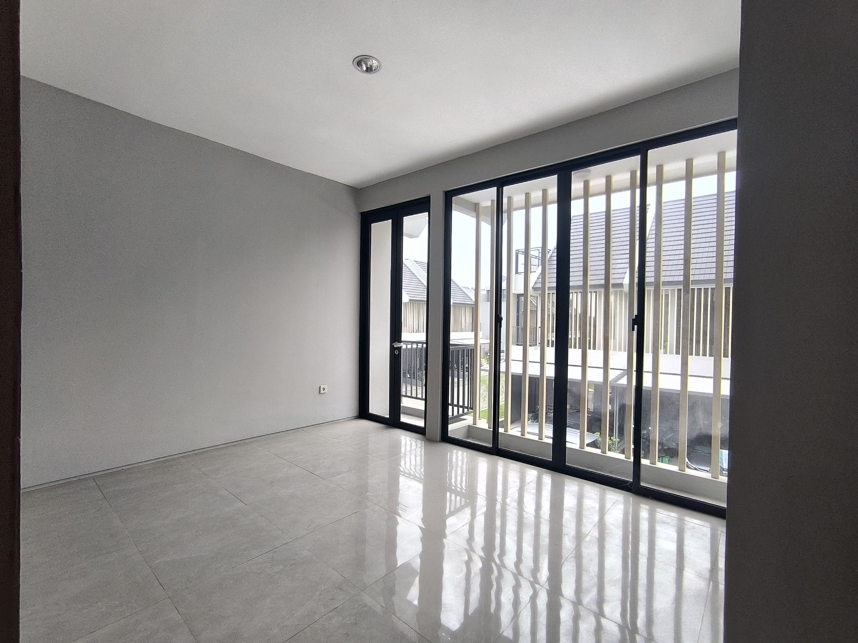 Dijual Rumah Brand New di Z Living, Lake Garden, Grand Wisata