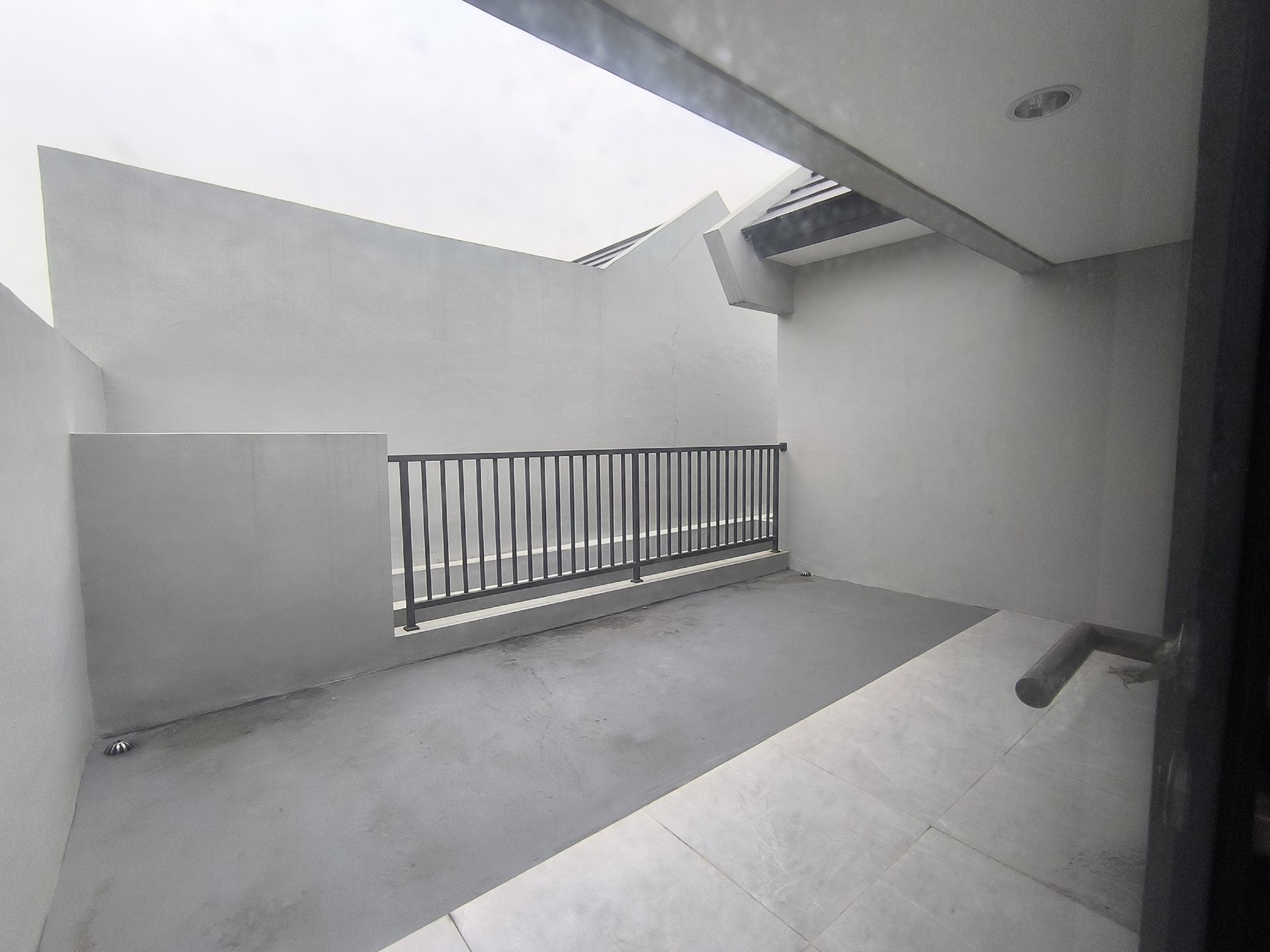 Dijual Rumah Brand New di Z Living, Lake Garden, Grand Wisata