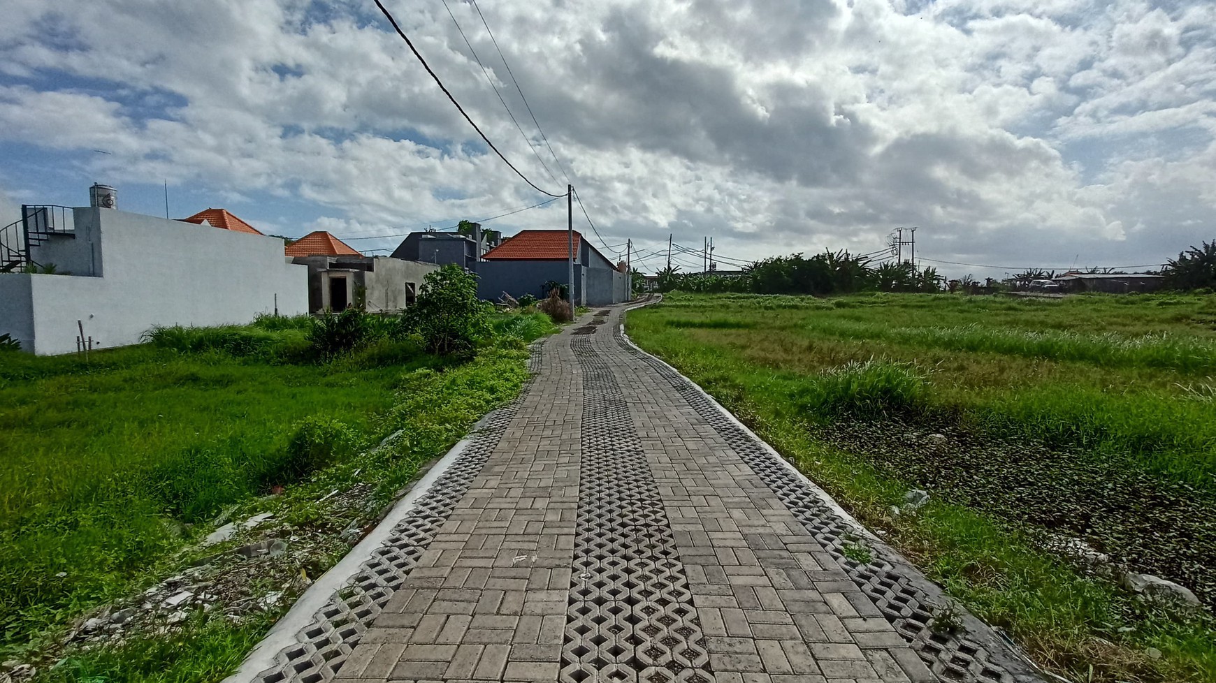 Freehold - Rare 1,300 sqm Walking Distance to the Beach Tourism-Zoned Land in Seseh, Bali