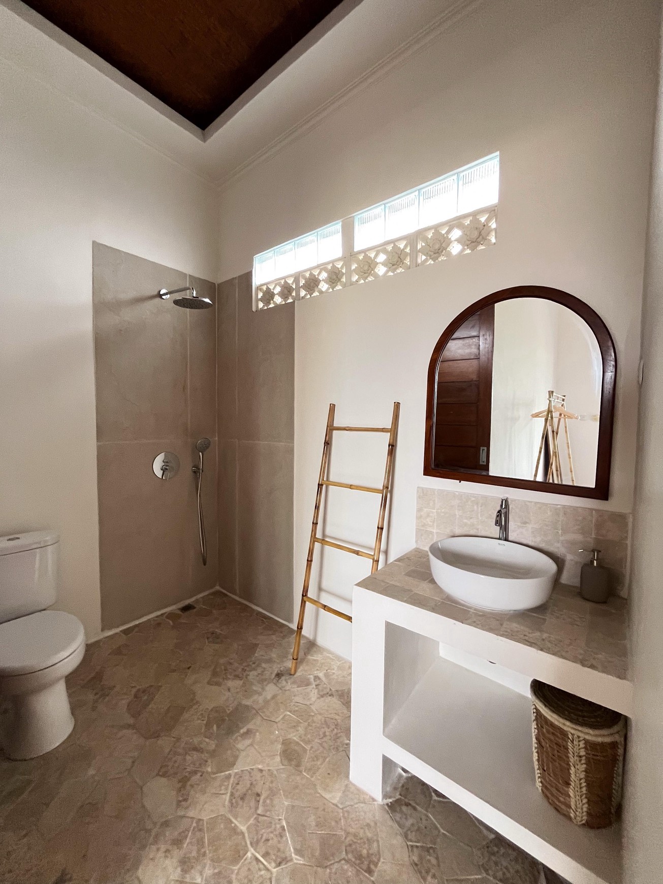 5 bedroom villa in Berawa,Canggu