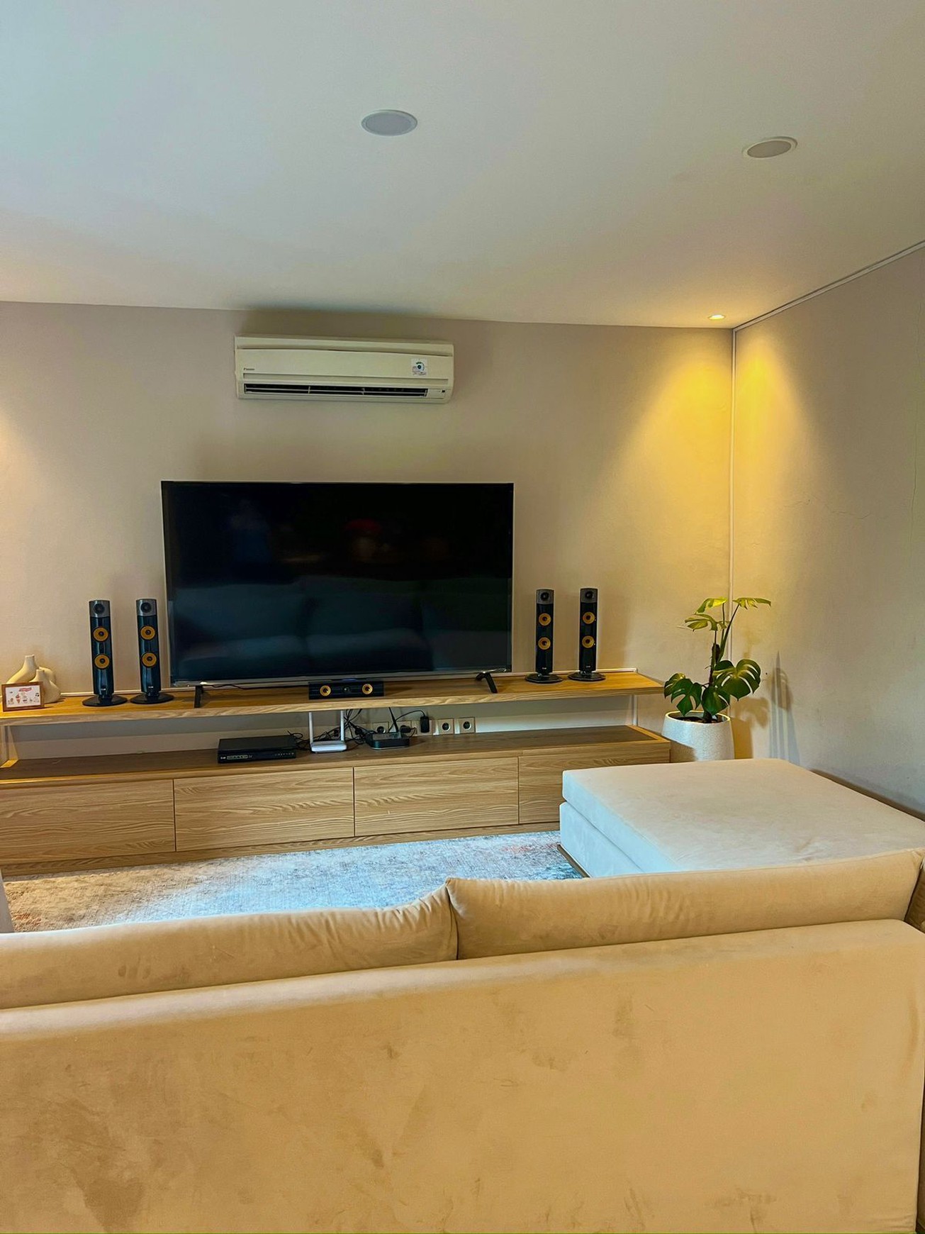 Rumah Semi Tropis  Fully Furnished di Bintaro Jaksel Siap Huni