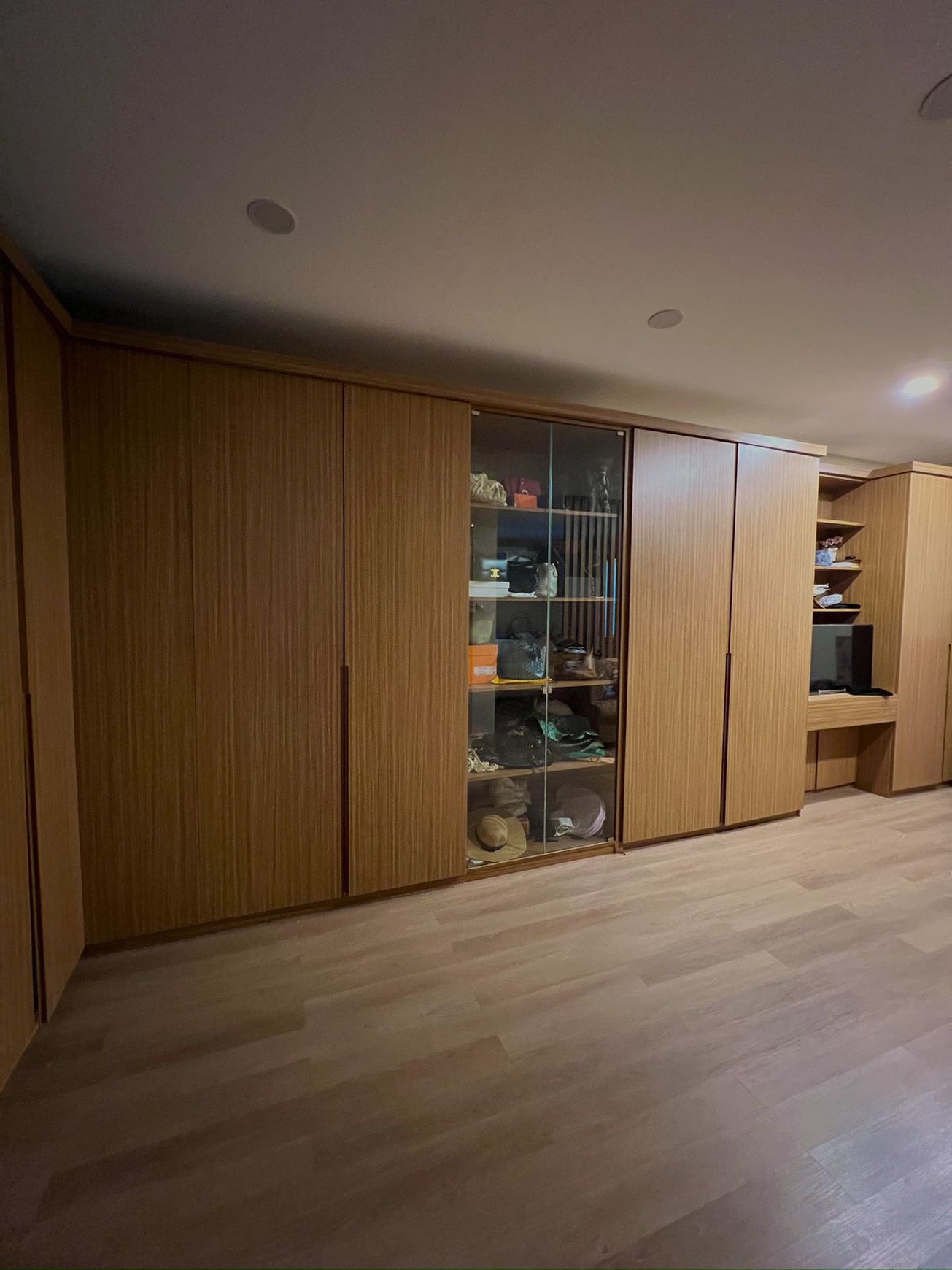 Rumah Semi Tropis  Fully Furnished di Bintaro Jaksel Siap Huni