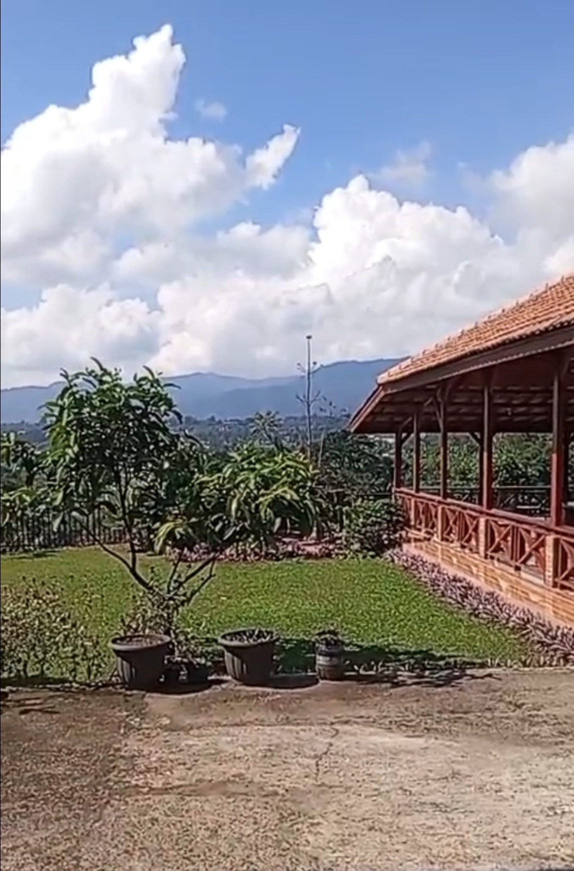 Dijual Villa Cantik dengan View Gunung, Rapih Siap Huni Di Mega Mendung Bogor