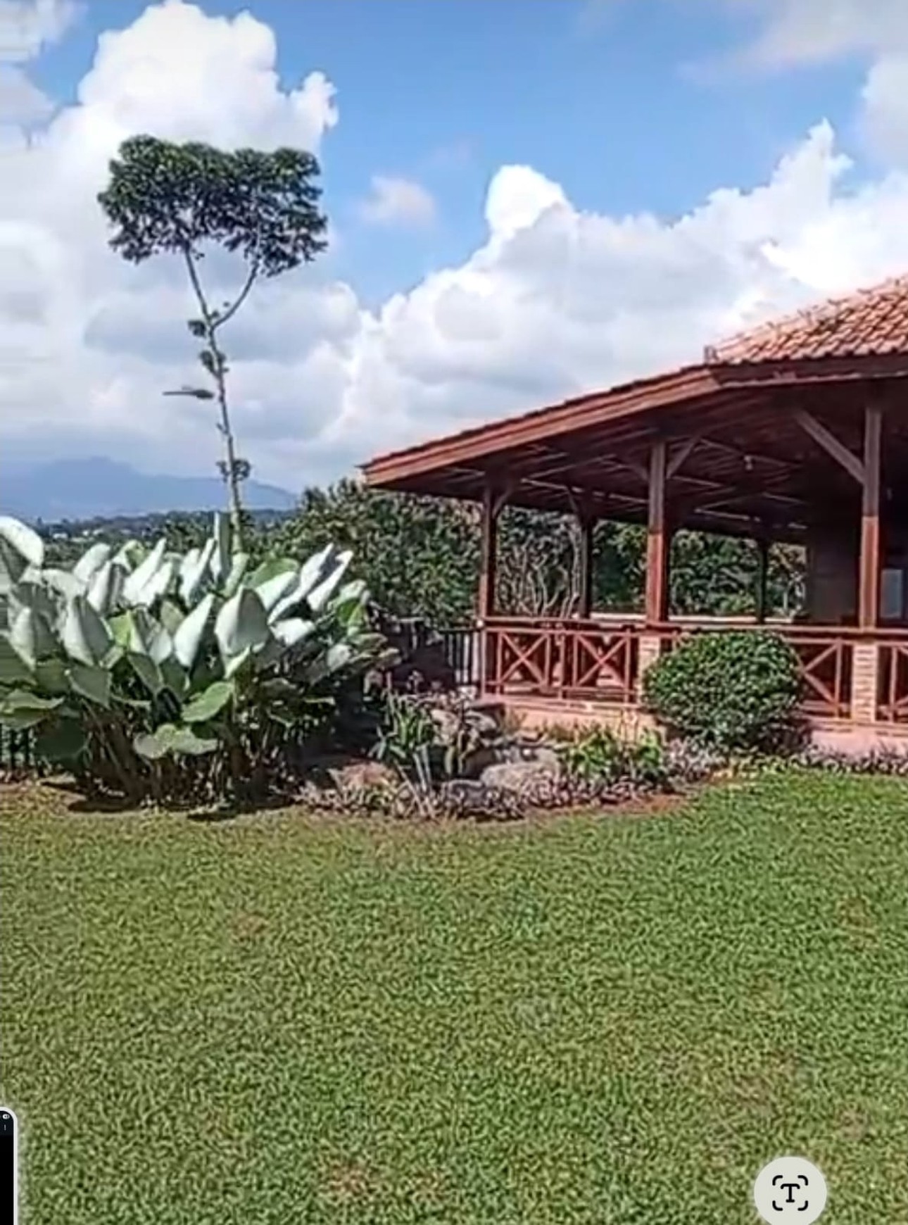 Dijual Villa Cantik dengan View Gunung, Rapih Siap Huni Di Mega Mendung Bogor