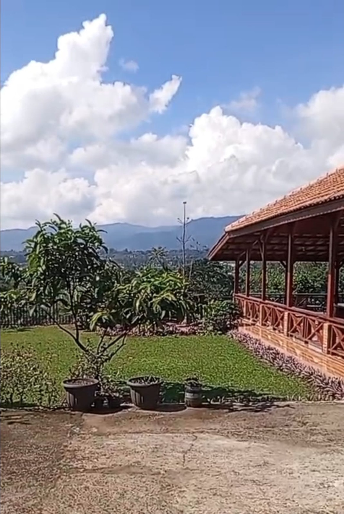 Dijual Villa Cantik dengan View Gunung, Rapih Siap Huni Di Mega Mendung Bogor