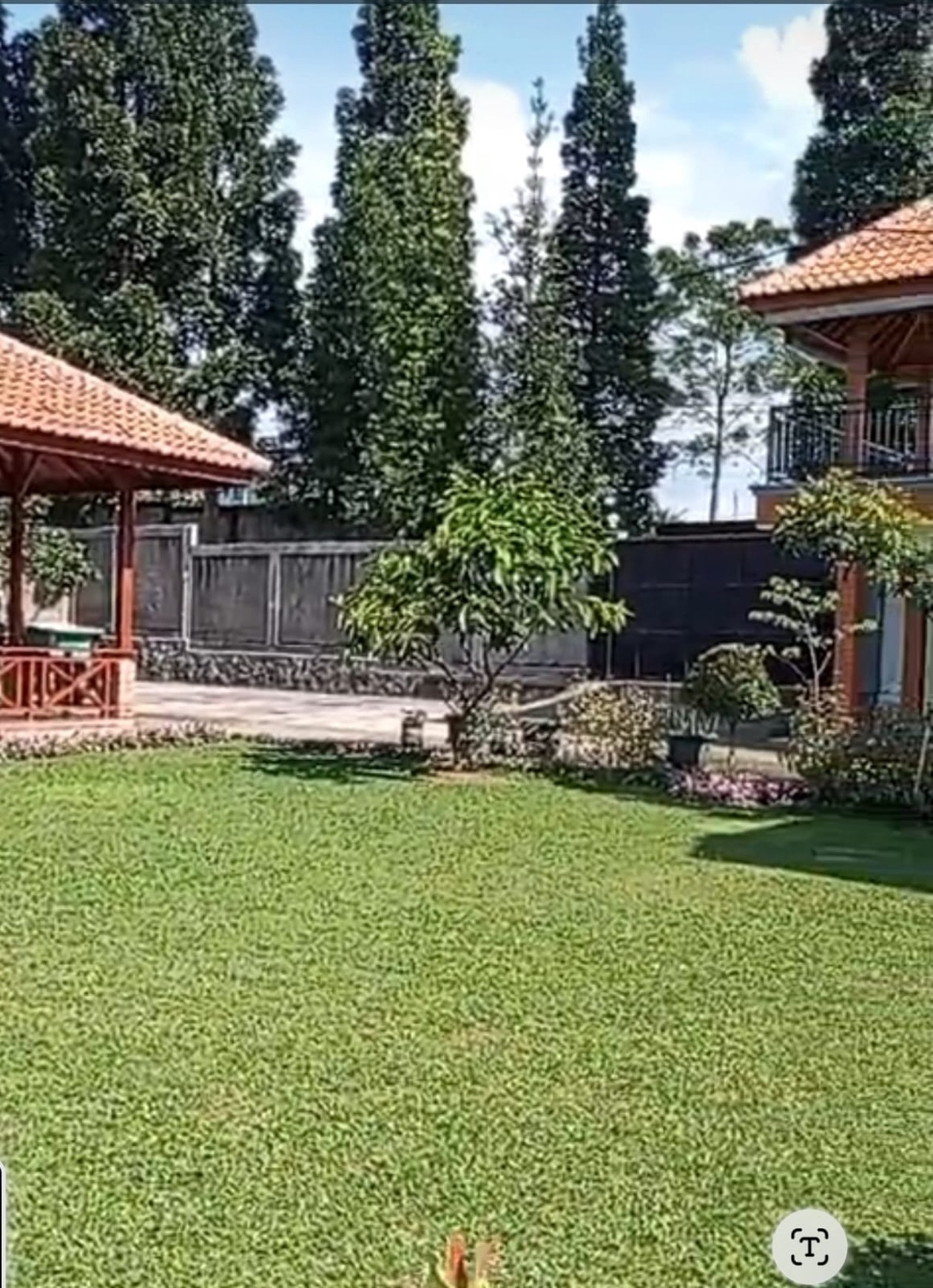 Dijual Villa Cantik dengan View Gunung, Rapih Siap Huni Di Mega Mendung Bogor