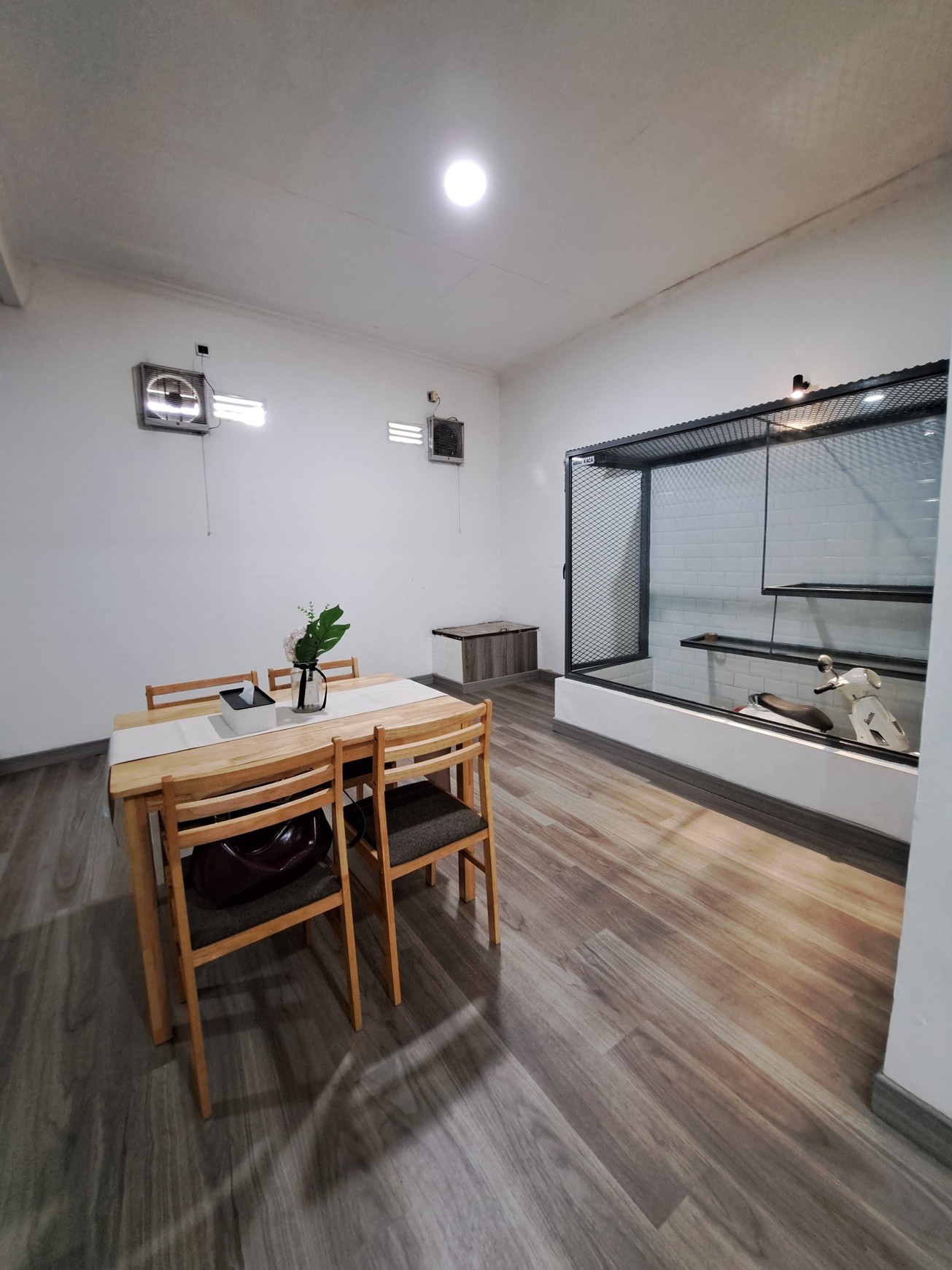 Rumah 2 Lantai Siap Huni Desain Bagus Dekat Tol  Limo Desari