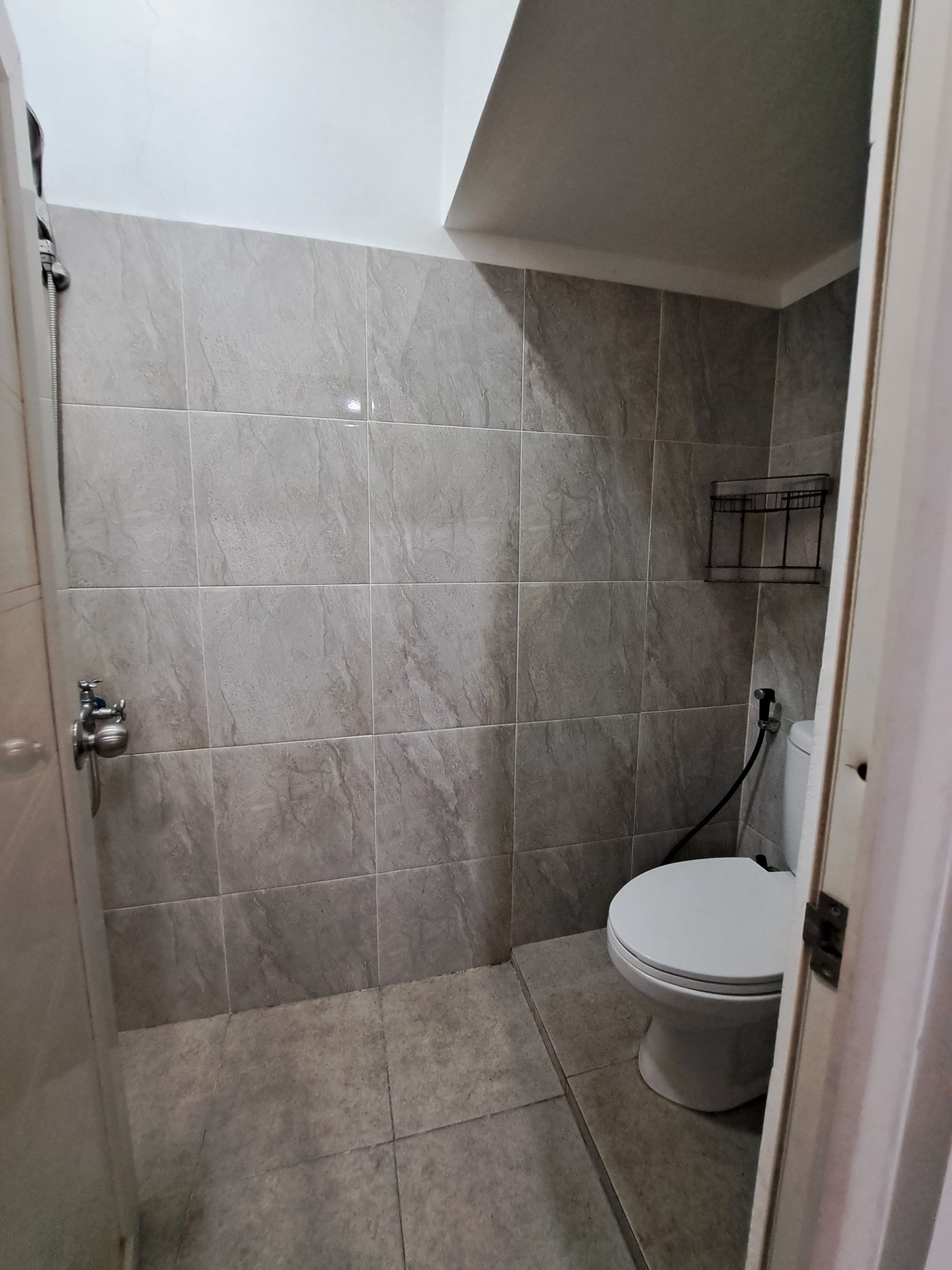 Rumah 2 Lantai Siap Huni Desain Bagus Dekat Tol  Limo Desari