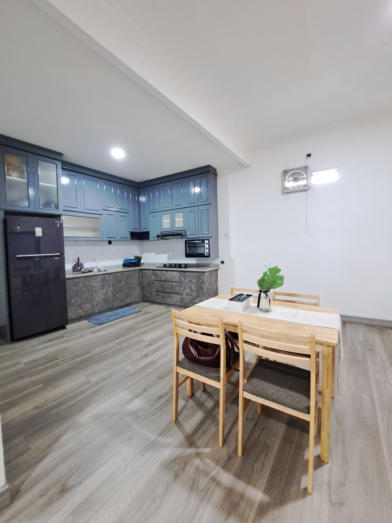 Rumah 2 Lantai Siap Huni Desain Bagus Dekat Tol  Limo Desari