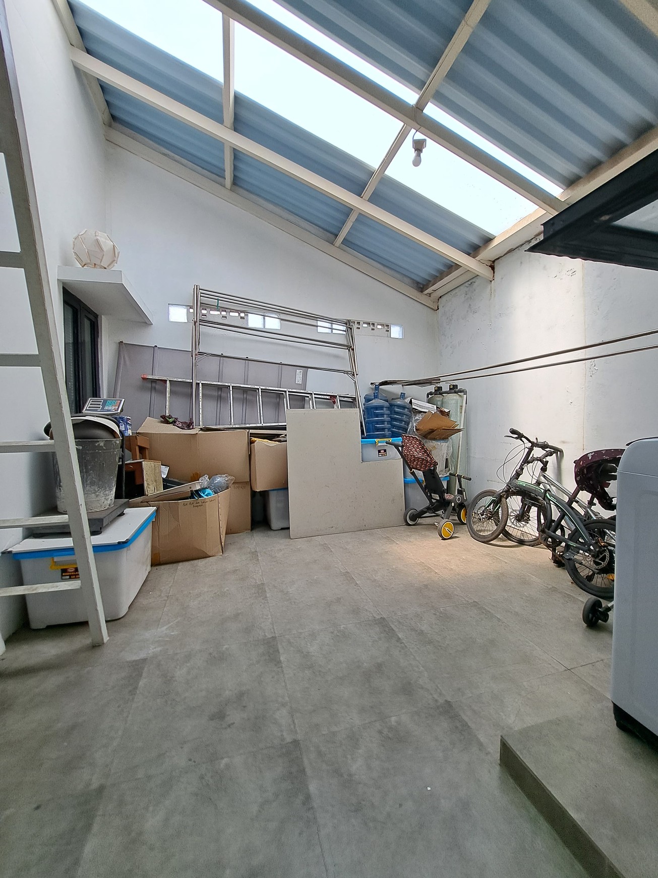 Rumah 2 Lantai Siap Huni Desain Bagus Dekat Tol  Limo Desari