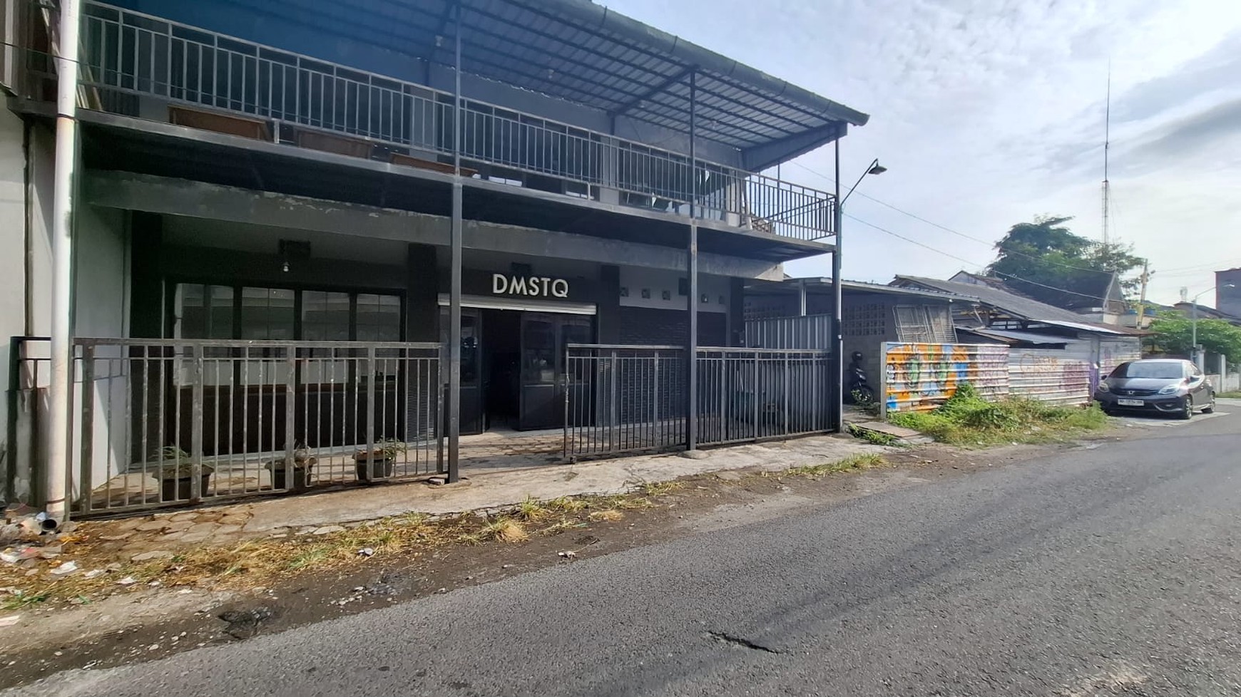 Ruang Usaha Cocok Untuk Cafe 2 Lantai Lokasi Strategis di Daerah Bugisan 