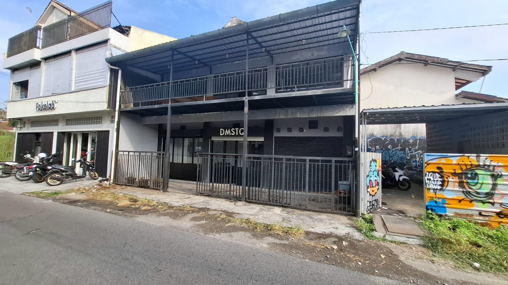 Ruang Usaha Cocok Untuk Cafe 2 Lantai Lokasi Strategis di Daerah Bugisan 