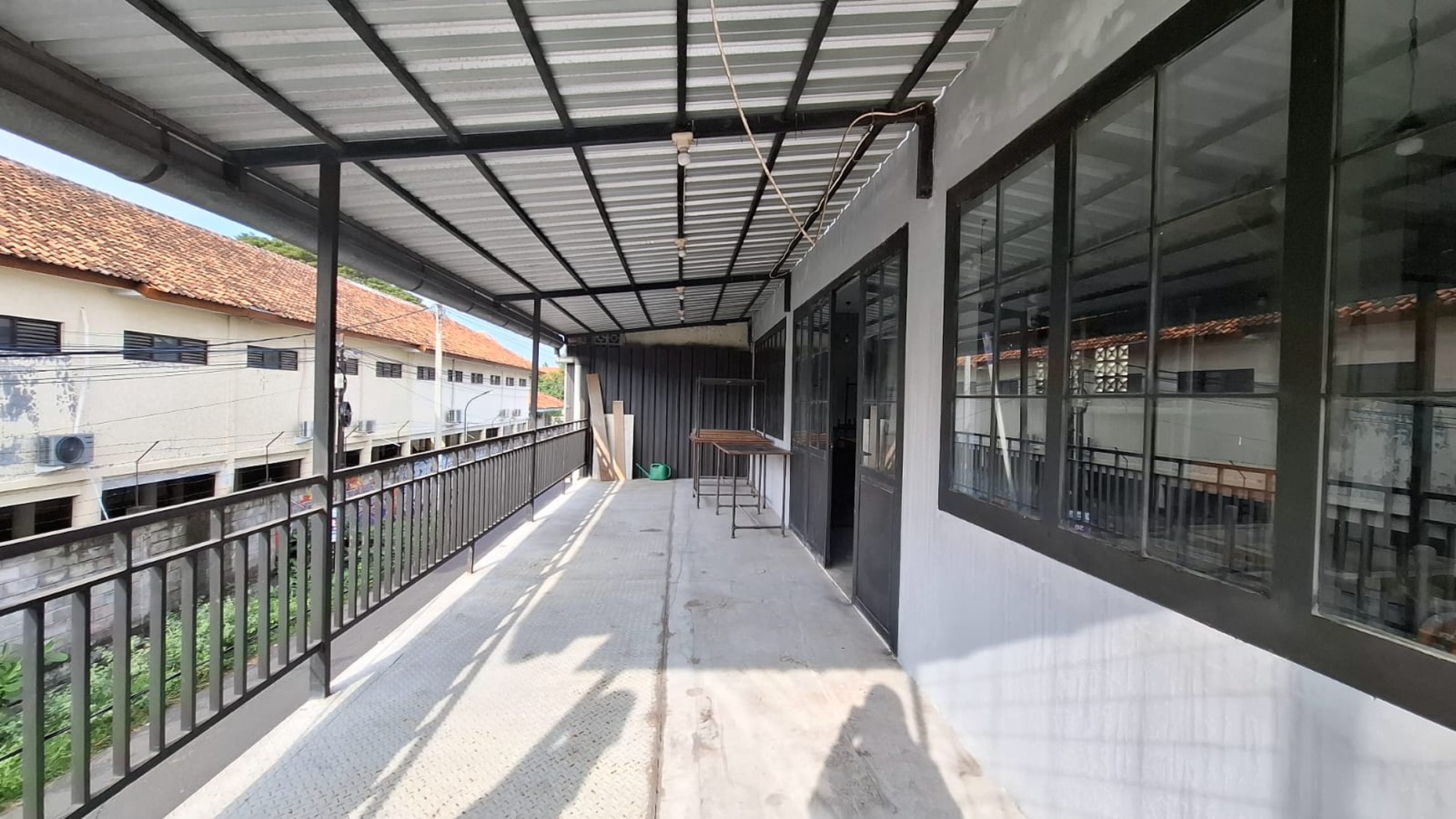 Ruang Usaha Cocok Untuk Cafe 2 Lantai Lokasi Strategis di Daerah Bugisan 