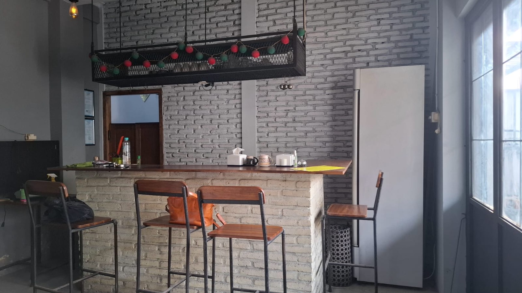 Ruang Usaha Cocok Untuk Cafe 2 Lantai Lokasi Strategis di Daerah Bugisan 