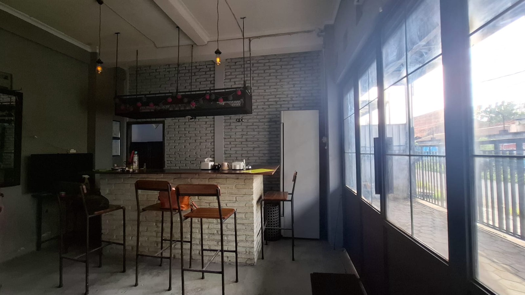 Ruang Usaha Cocok Untuk Cafe 2 Lantai Lokasi Strategis di Daerah Bugisan 