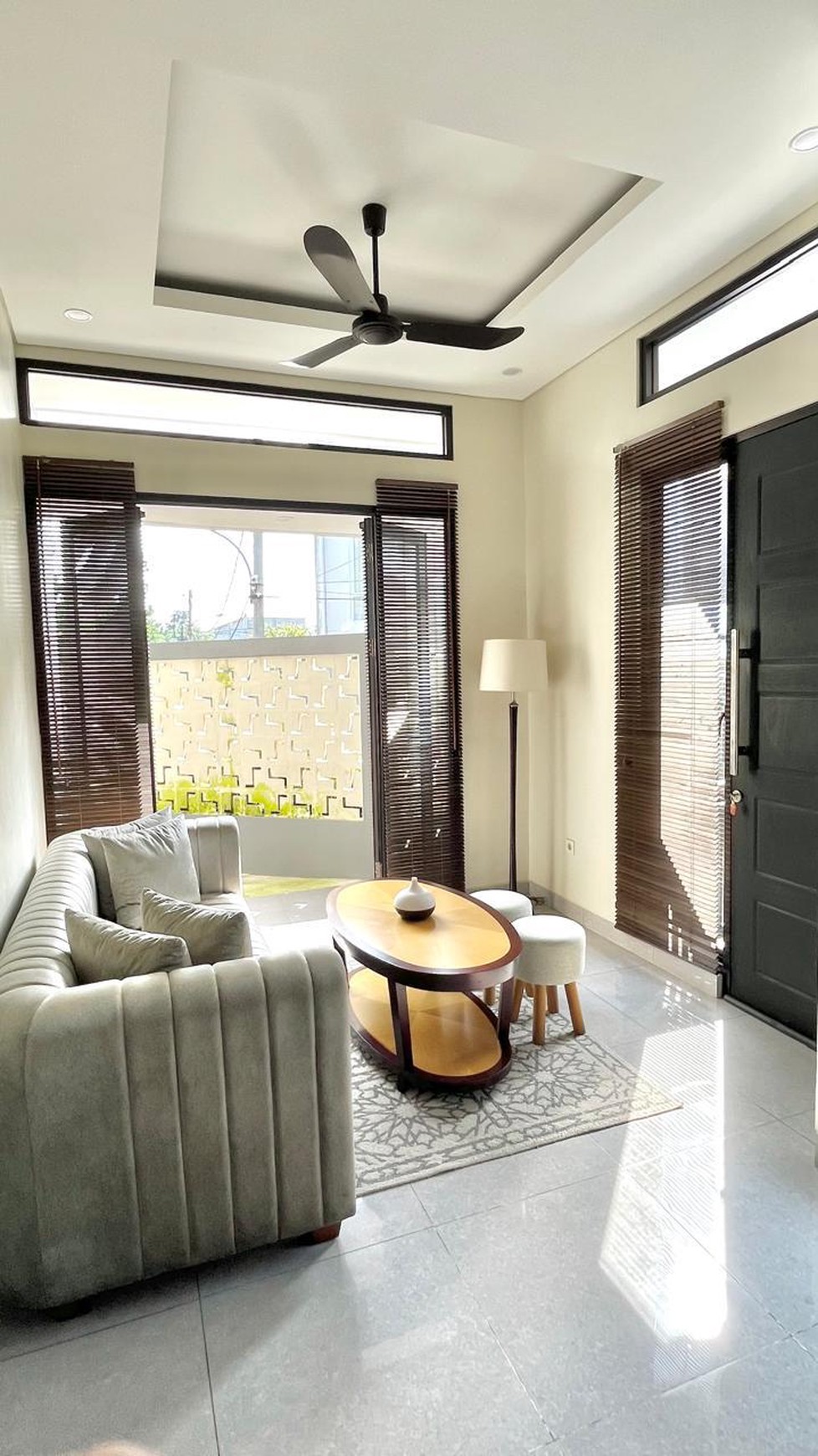 Hunian Stylish & Nyaman Siap Huni Luas 145 Hadap Timur