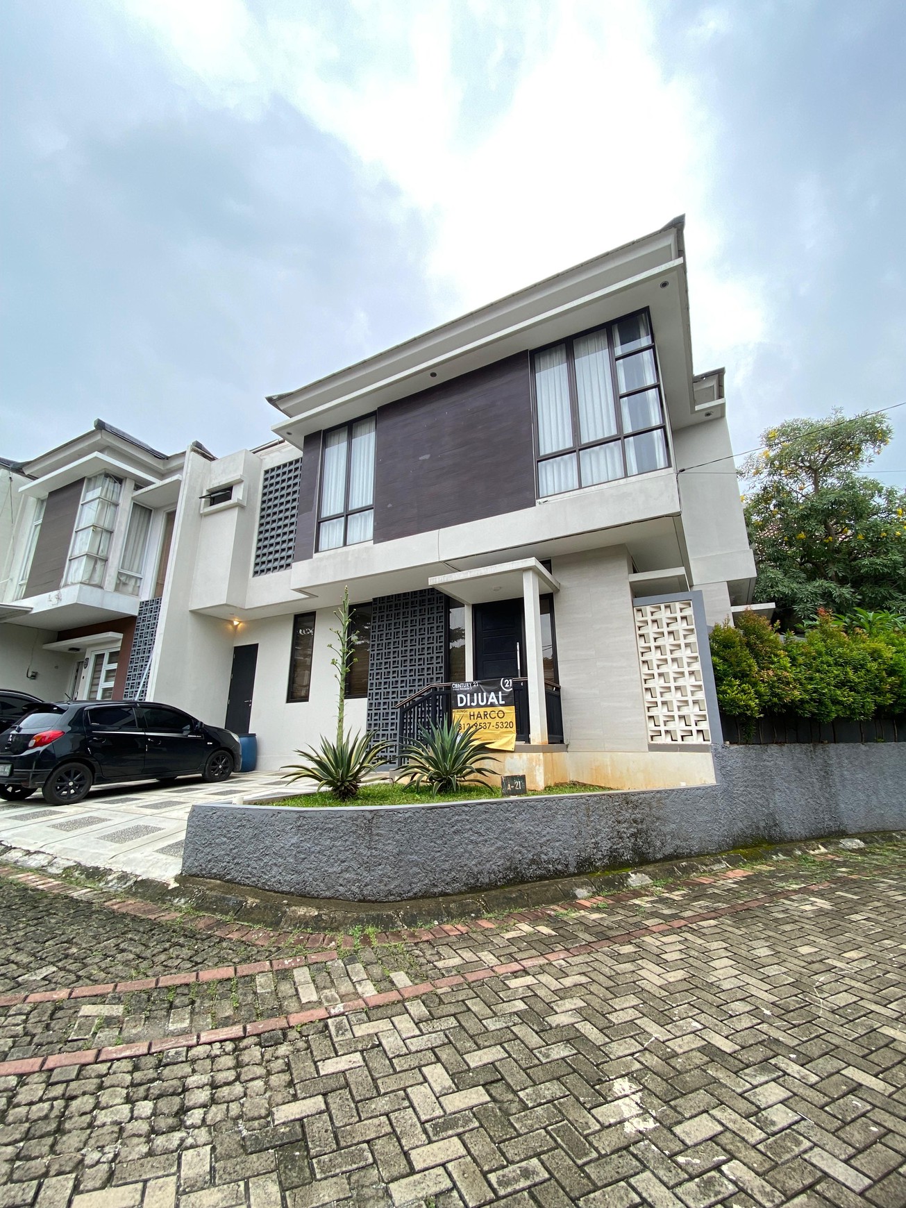 Hunian Stylish & Nyaman Siap Huni Luas 145 Hadap Timur