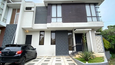 Hunian Stylish & Nyaman Siap Huni Luas 145 Hadap Timur