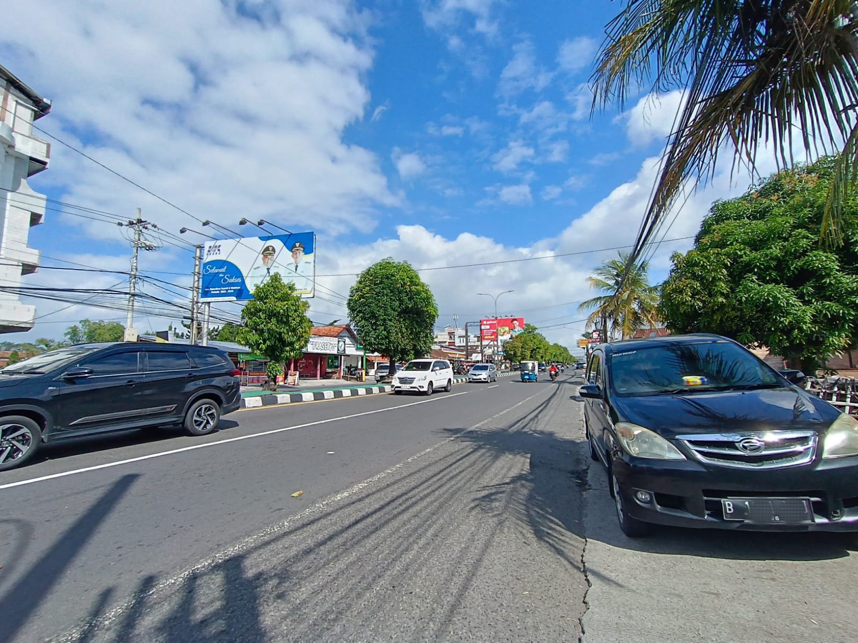 Tanah Dan Bangunan Strategis Di Jalan Laksda Adisucipto Dekat Hyarta dan Transmart Maguwo Depok Sleman