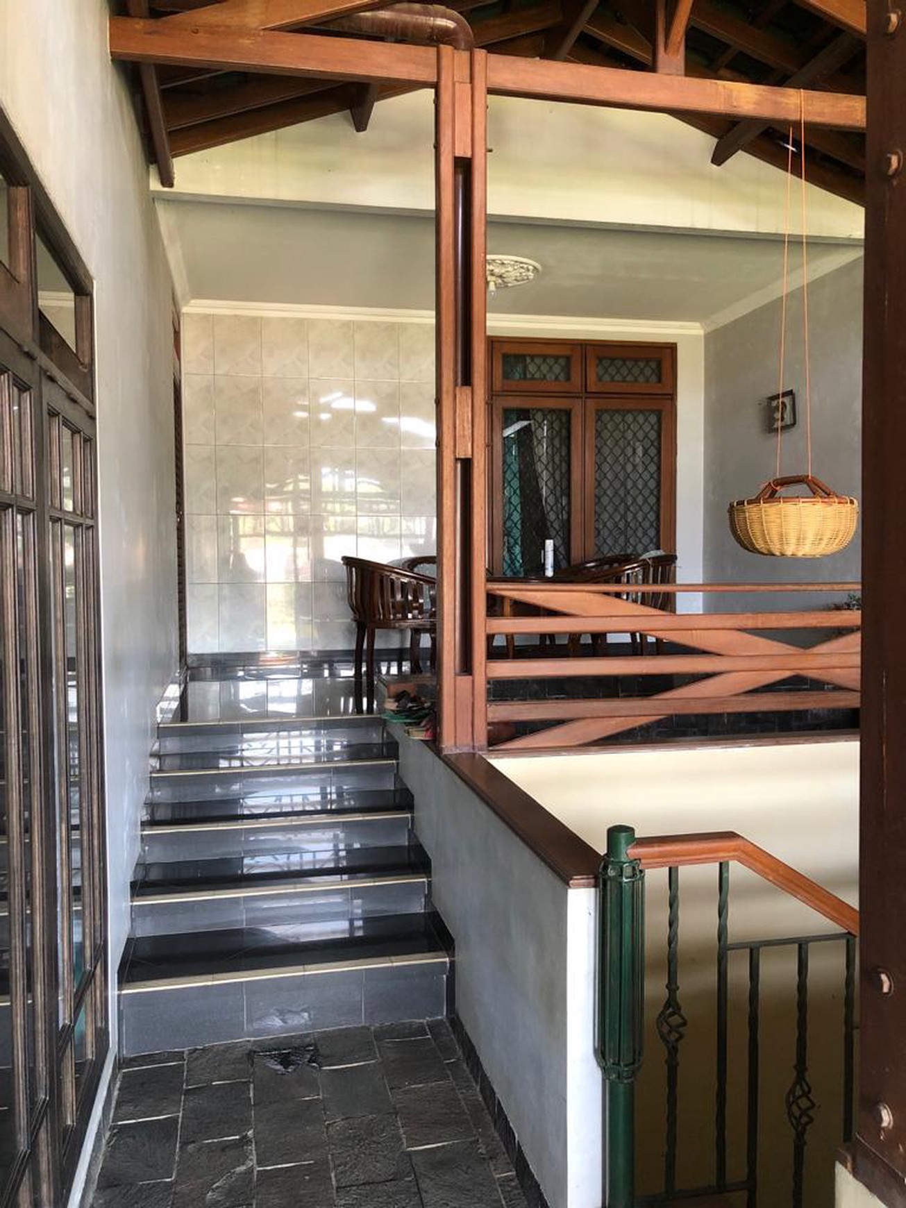 Rumah Bagus Di Jl Ligarsari, Awiligar, Cikutra Utara Bandung