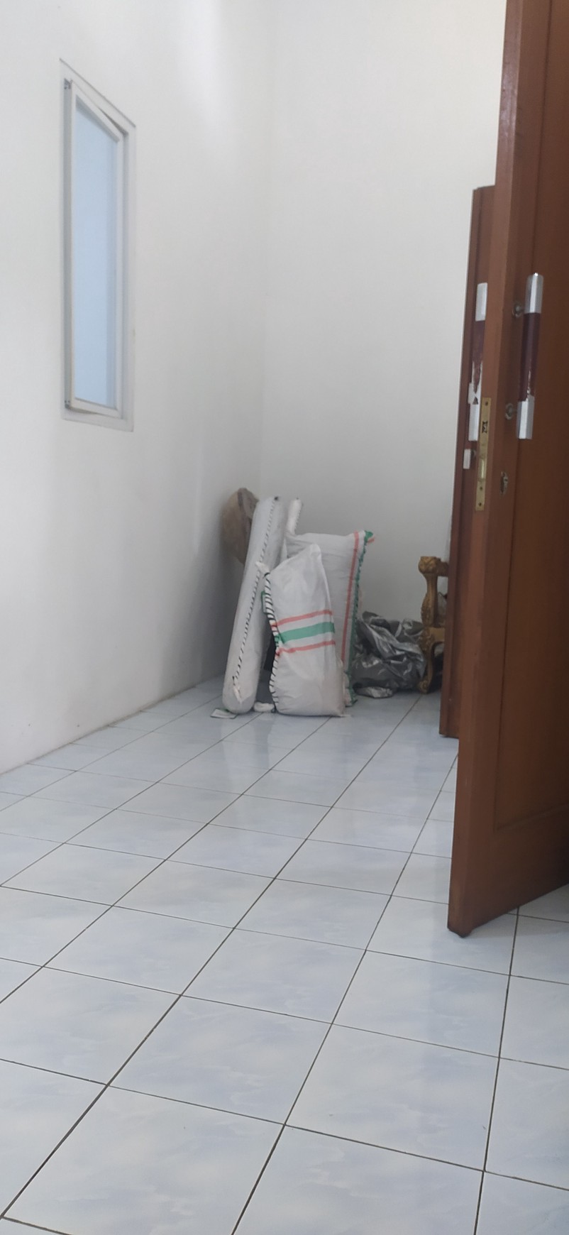 Rumah 1 Lantai, Rapih dan Terawat di Deplu Pesanggrahan - Jakarta Selatan