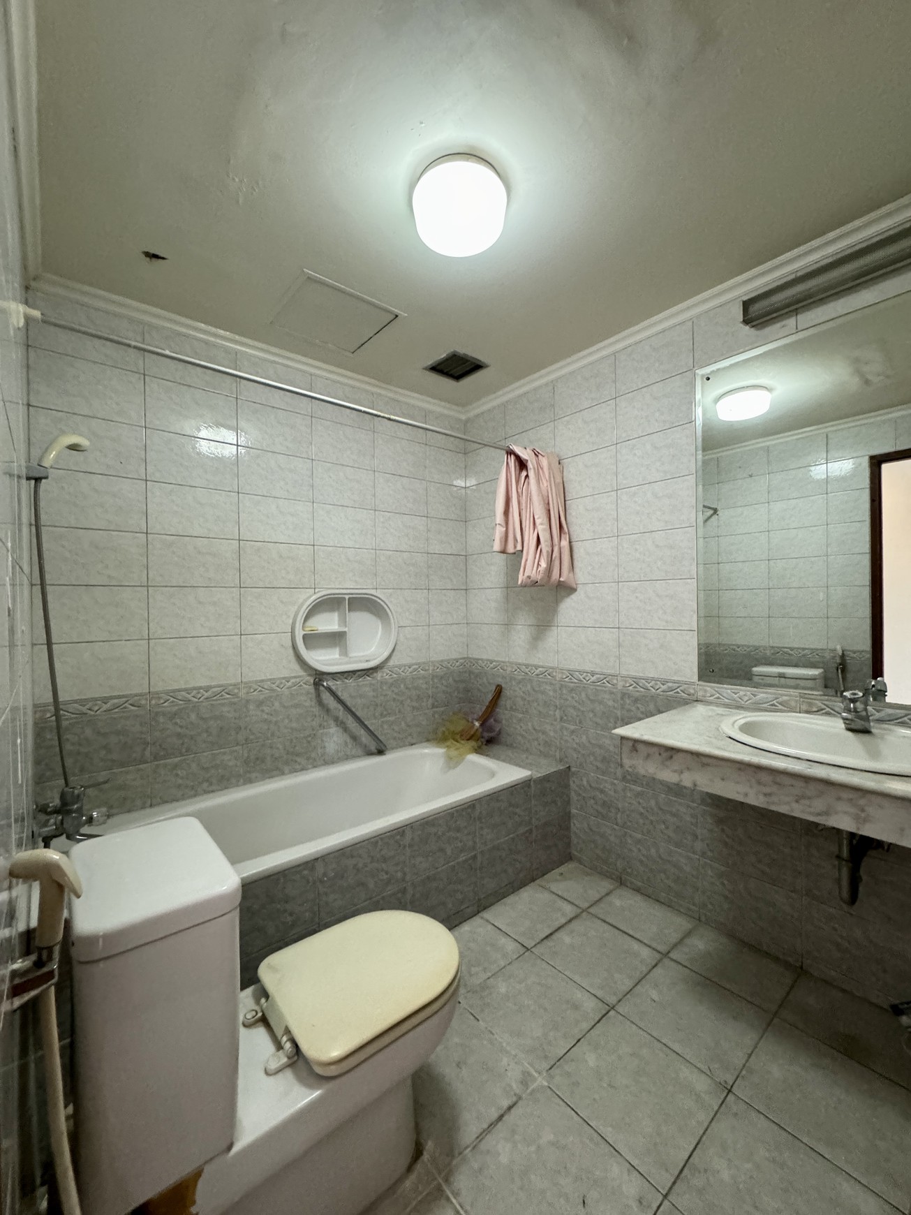 Dijual Apartemen Ambasador 1, Kuningan Jakarta Selatan