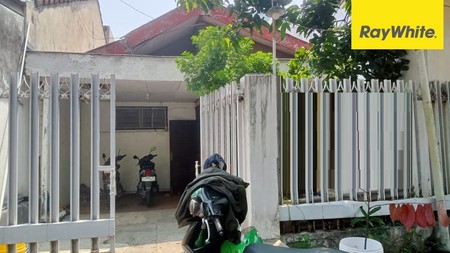 Dijual Rumah di Jalan Dukuh Kupang Surabaya