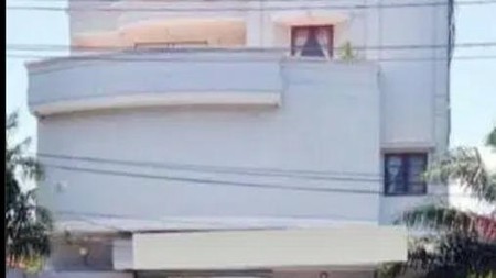 Dijual Rumah Strategis Pusat Kota di Jalan Ambengan Surabaya