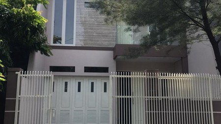 Dijual Rumah 2 lantai SHM di Gayungsari Barat Surabaya