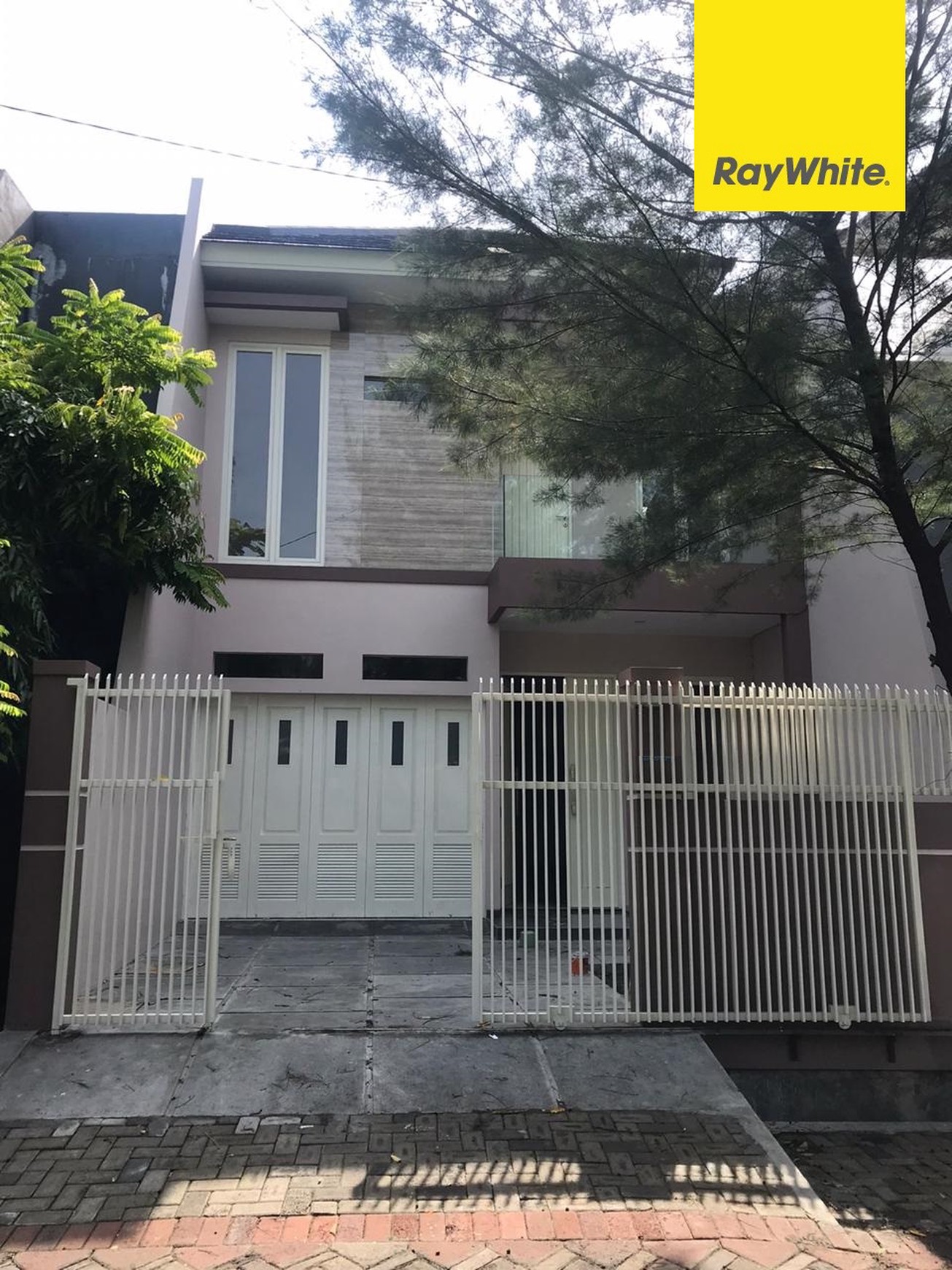 Dijual Rumah 2 lantai SHM di Gayungsari Barat Surabaya