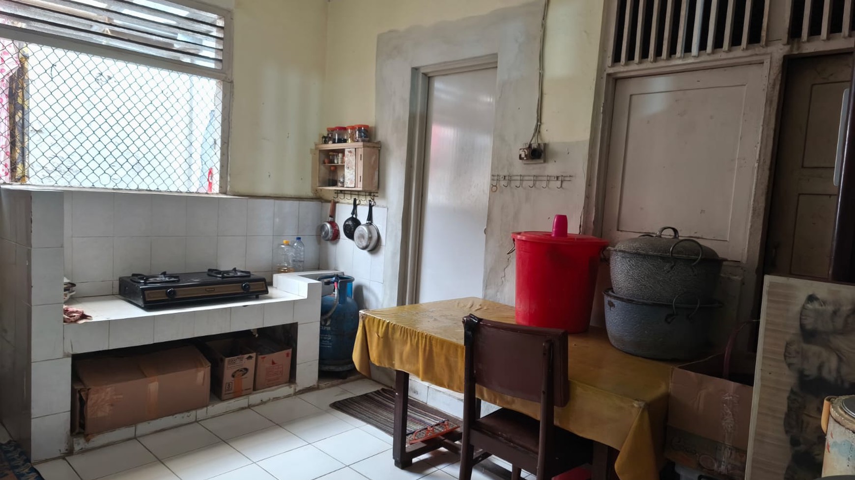 Rumah depan taman cocok untuk kost an di Bendungan Hilir JakPus