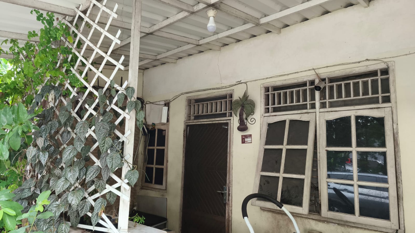 Rumah depan taman cocok untuk kost an di Bendungan Hilir JakPus
