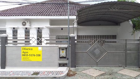 Dijual Rumah Strategis di Jl Kupang Indah Surabaya