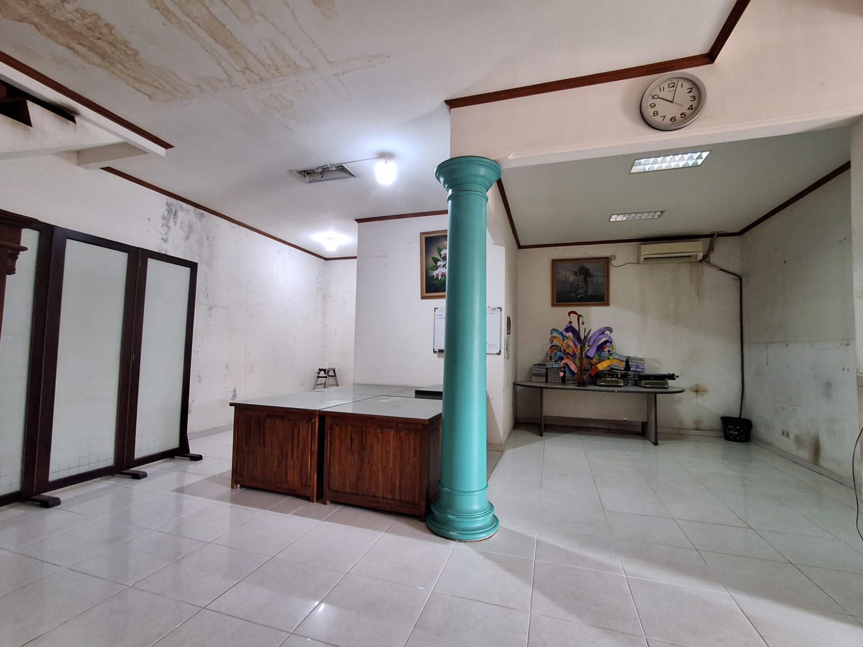 Rumah Bagus 2 Lantai Area Komersial di Karawang, Jawa Barat.