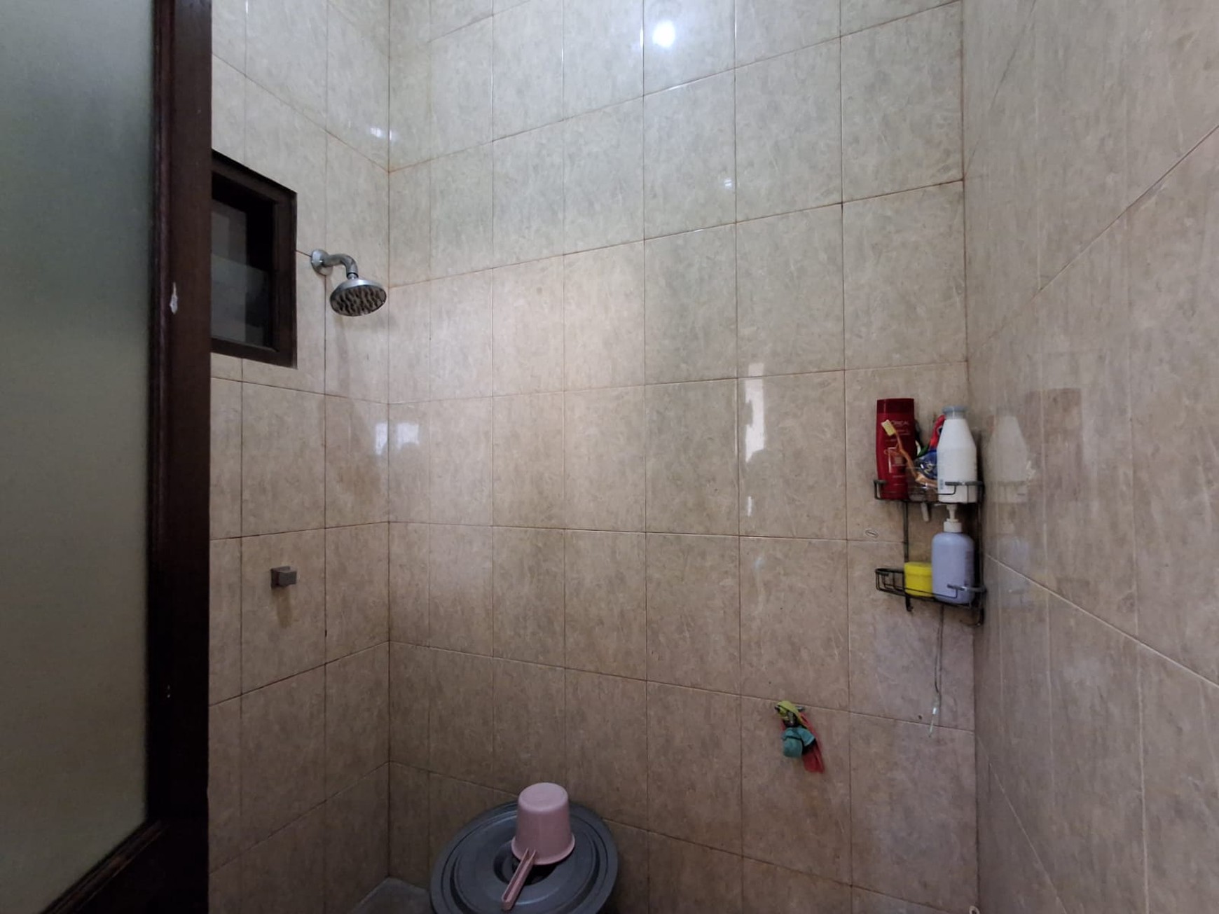 Rumah Bagus 2 Lantai Area Komersial di Karawang, Jawa Barat.