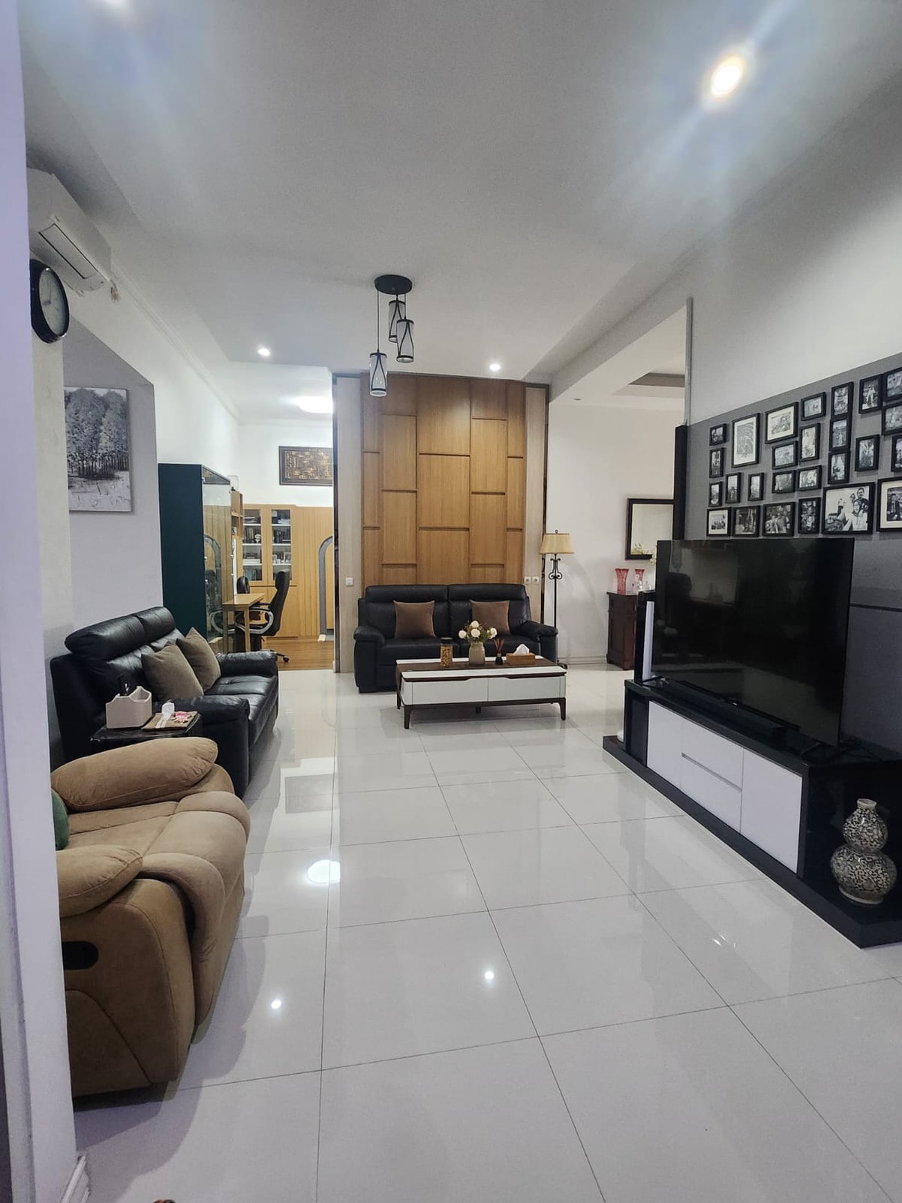 Rumah Bagus, 2 Lantai, lingkungan aman dan nyaman di Pamulang