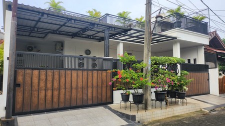 Rumah Bagus, 2 Lantai, lingkungan aman dan nyaman di Pamulang