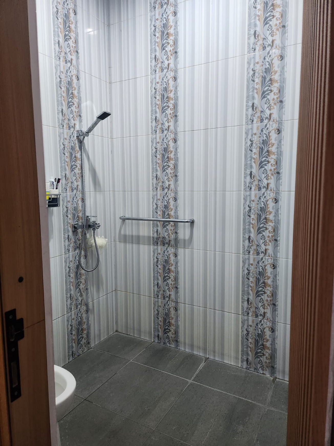 Rumah Bagus, 2 Lantai, lingkungan aman dan nyaman di Pamulang