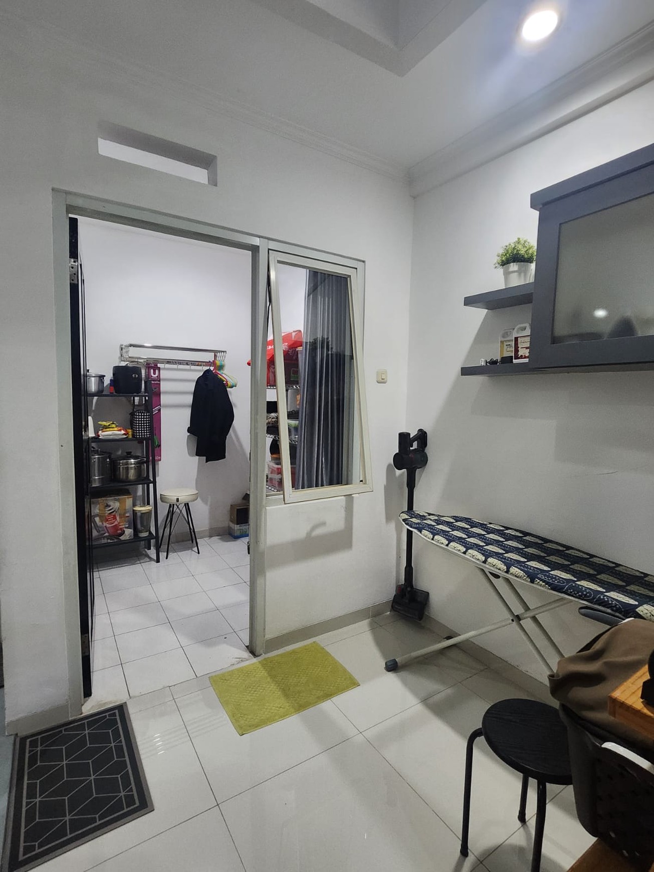 Rumah Bagus, 2 Lantai, lingkungan aman dan nyaman di Pamulang