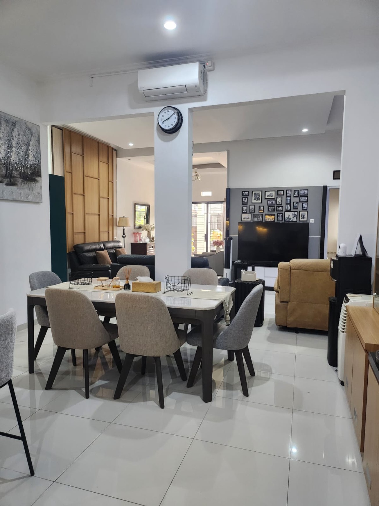 Rumah Bagus, 2 Lantai, lingkungan aman dan nyaman di Pamulang