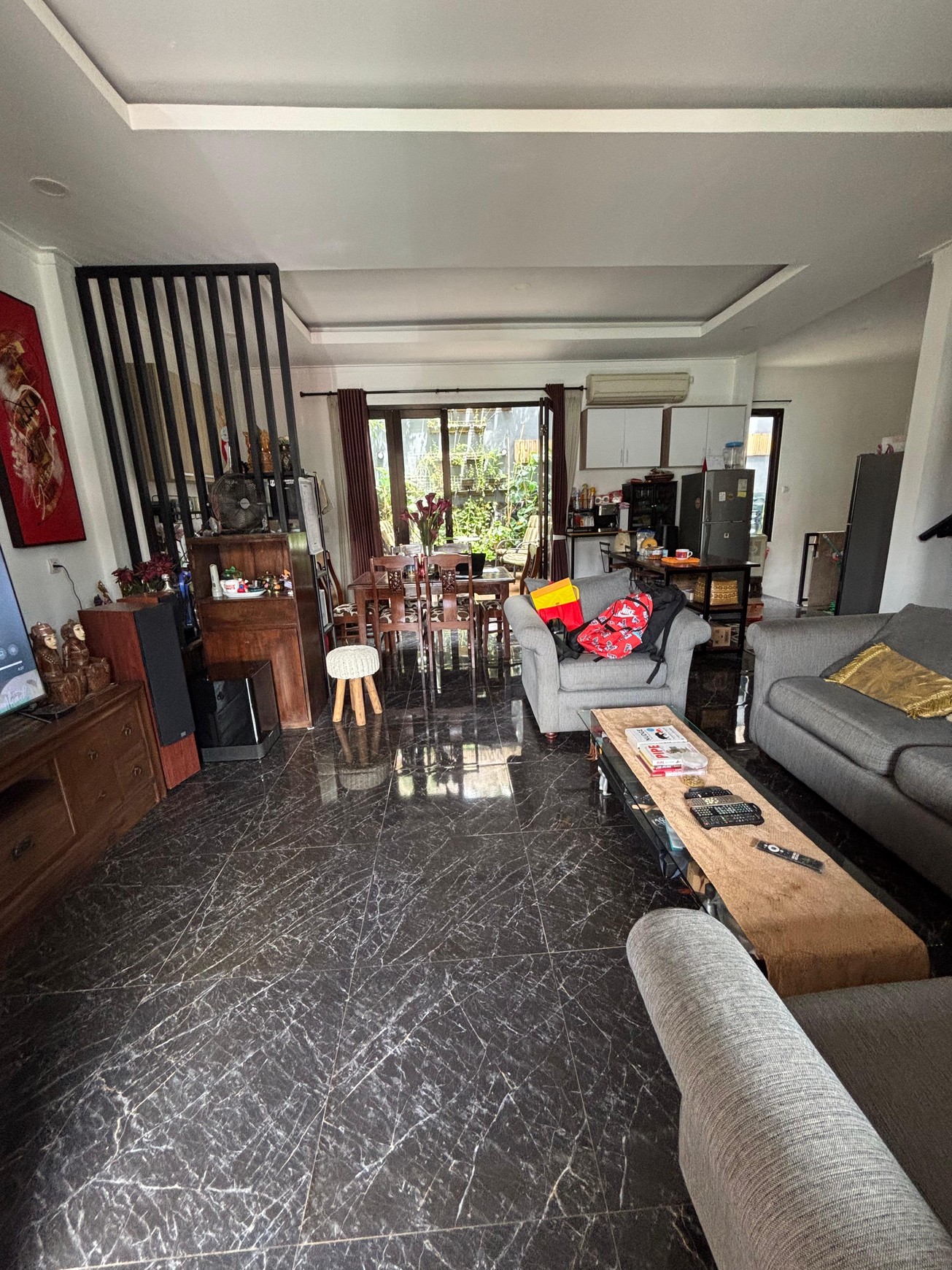 Rumah Bagus, Apik, terdapat halaman yang Asri di Cinere 