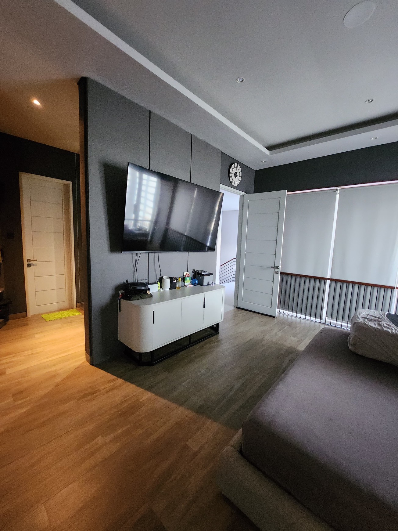 Dijual Rumah Royal Residence Hook Modern Mewah Dekat Citraland, Dian Istana , Graha Family, Pakuwon Indah , Pakuwon Mall