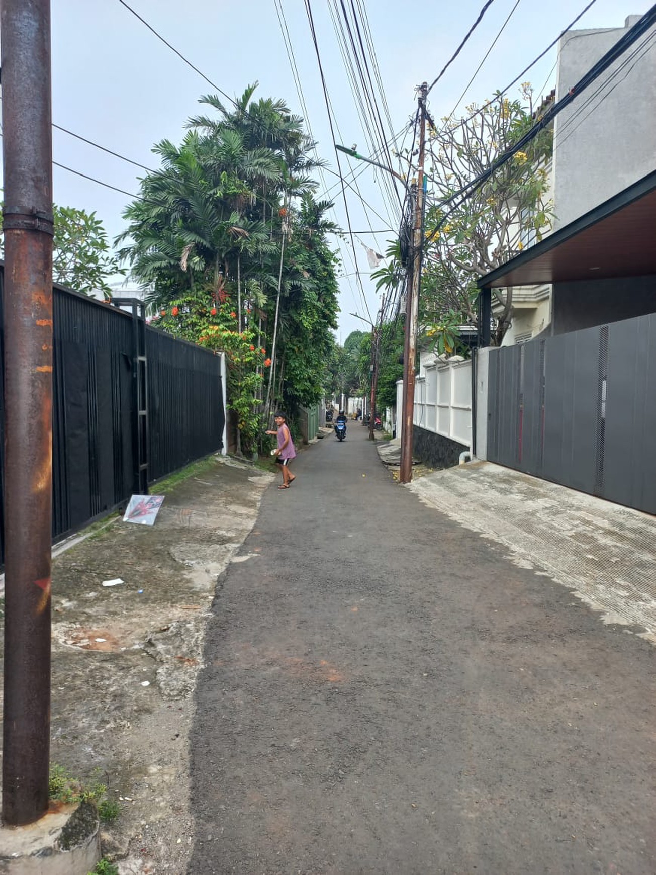 RUMAH DIJUAL JALAN KEBON BESAR CILANDAK JAKARTA SELATAN