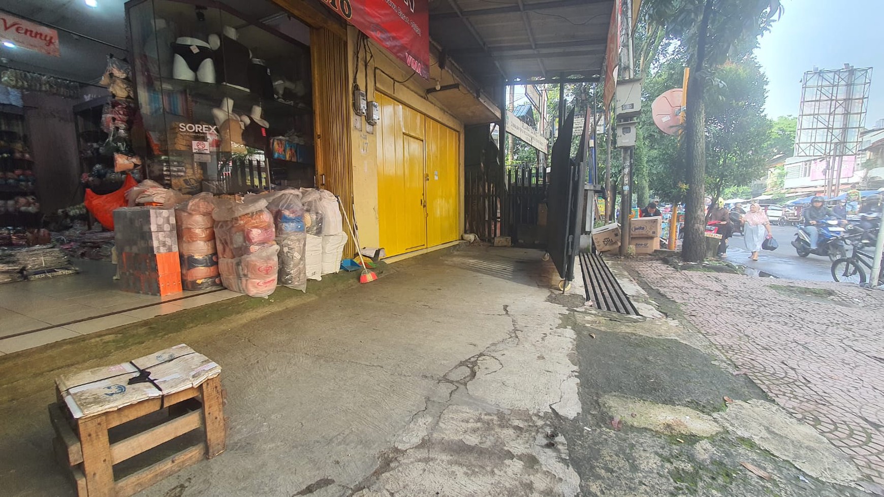 Disewakan Ruko Strategis 3 Lantai di Mainroad Moh Toha