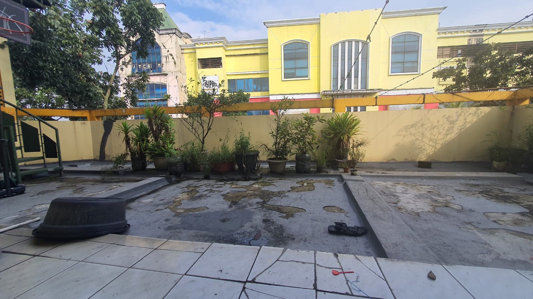 Disewakan Ruko Strategis 3 Lantai di Mainroad Moh Toha